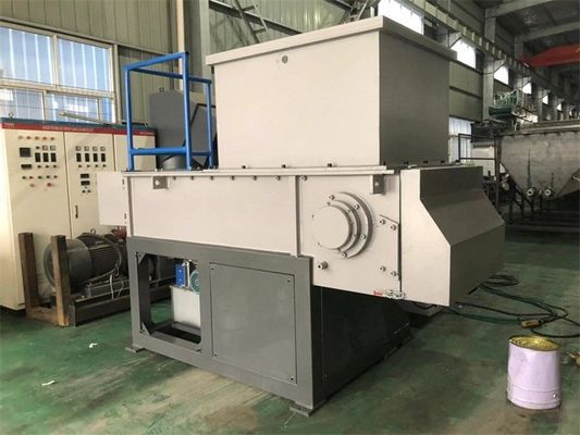 BS-600 Single Shaft Shredder Machine 22KW Motor Power Automatically Rotating